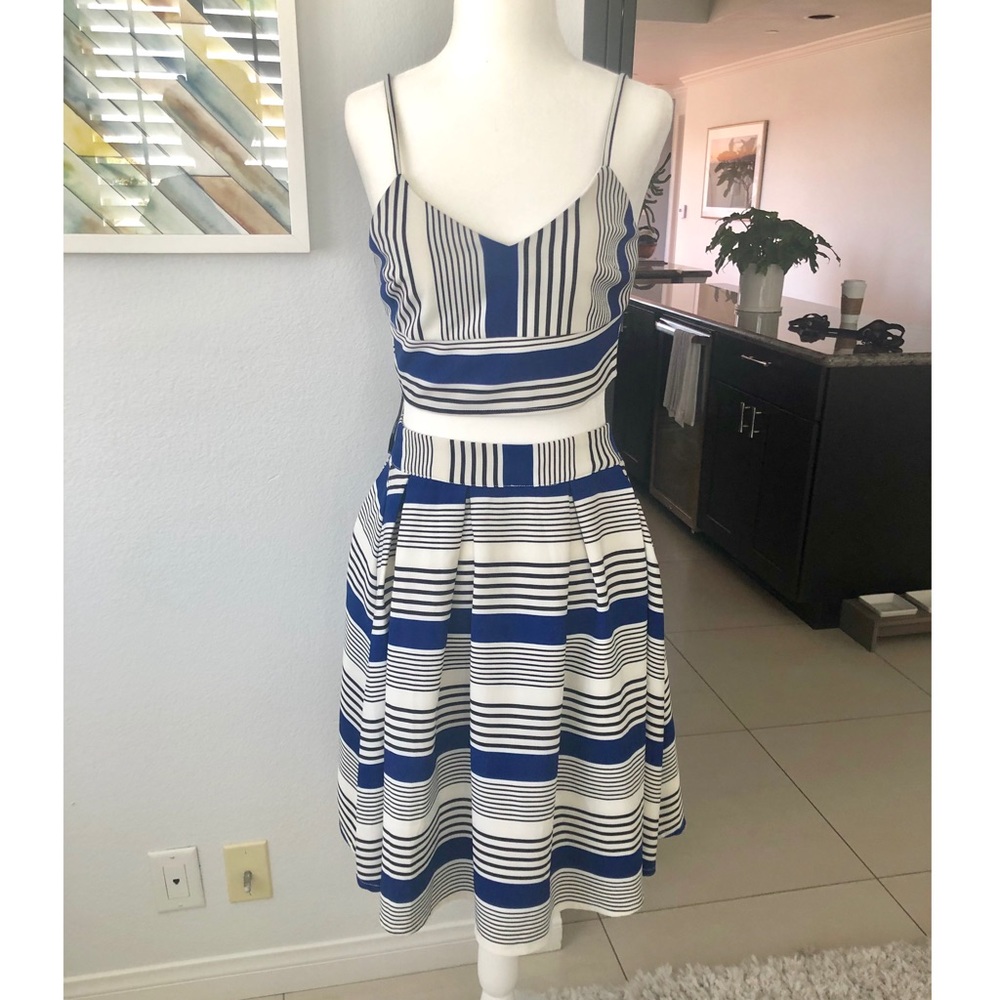 Two piece striped crop top & skirt set, size s